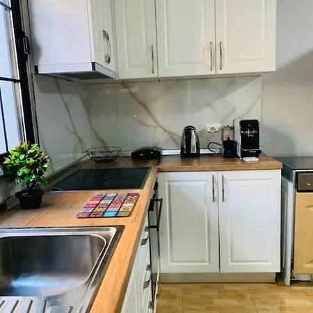 Apartment Well-equipped In Location Of *